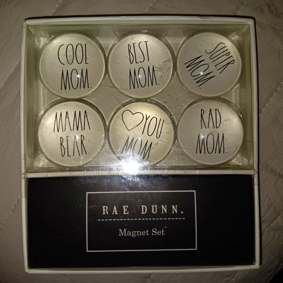 Rae Dunn Mom Glass dome magnets. - Picture 1 of 1